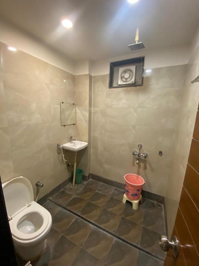 Hotel Raghupati Ayodhya Exterior photo
