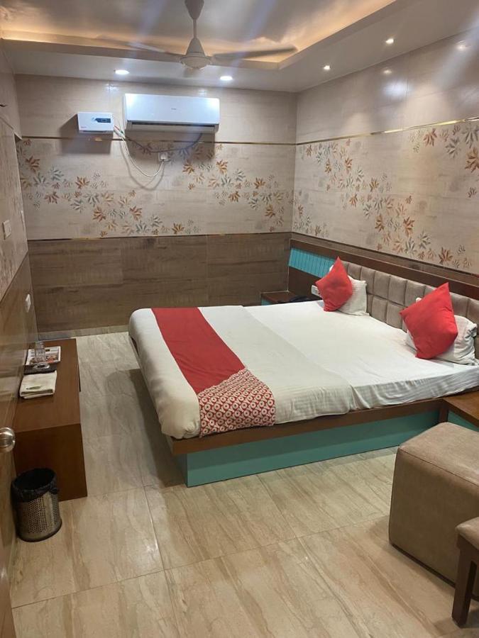 Hotel Raghupati Ayodhya Exterior photo