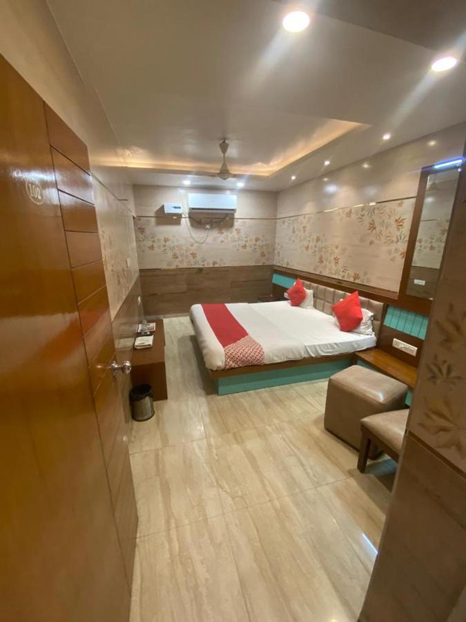 Hotel Raghupati Ayodhya Exterior photo